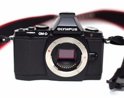 OLYMPUS OM-D E-M5